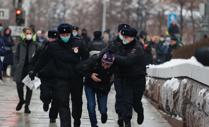 Polis, Rusya'da Navalny protestosuna müdahale etti