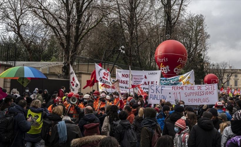Fransa'da hükümetin politikaları protesto edildi