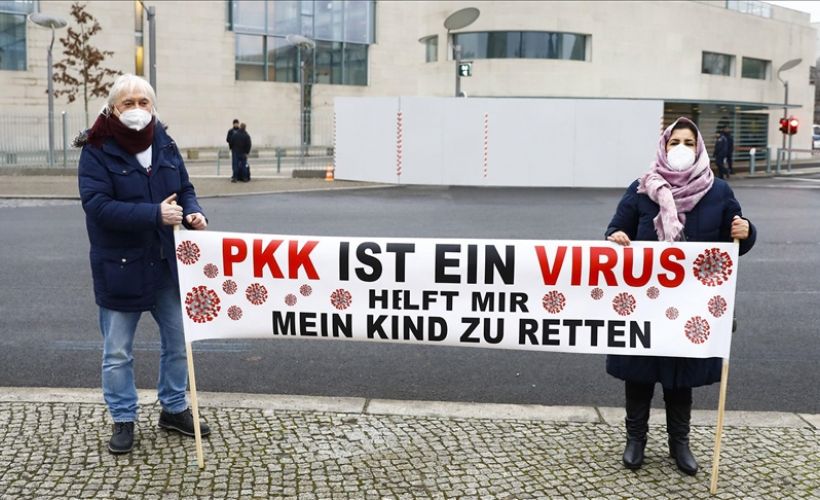 Almanya'da terör örgütü PKK tarafından kızı kaçırılan anne eylemine tekrar başladı