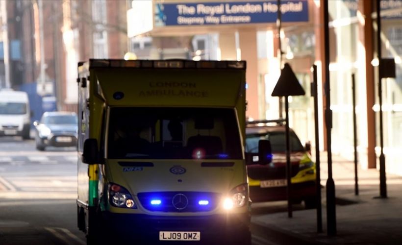 İngiltere'de Kovid-19 nedeniyle son 24 saatte 1239 kişi öldü