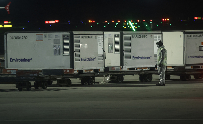 Çin'den 3,5 milyon doz aşı geldi