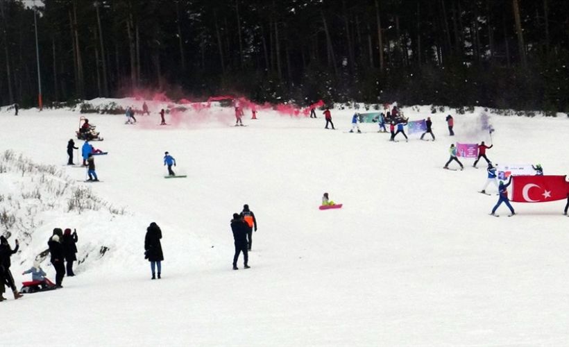 JAK timleri afetlere karşı duyarlılık için kayaklı gösteri yaptı