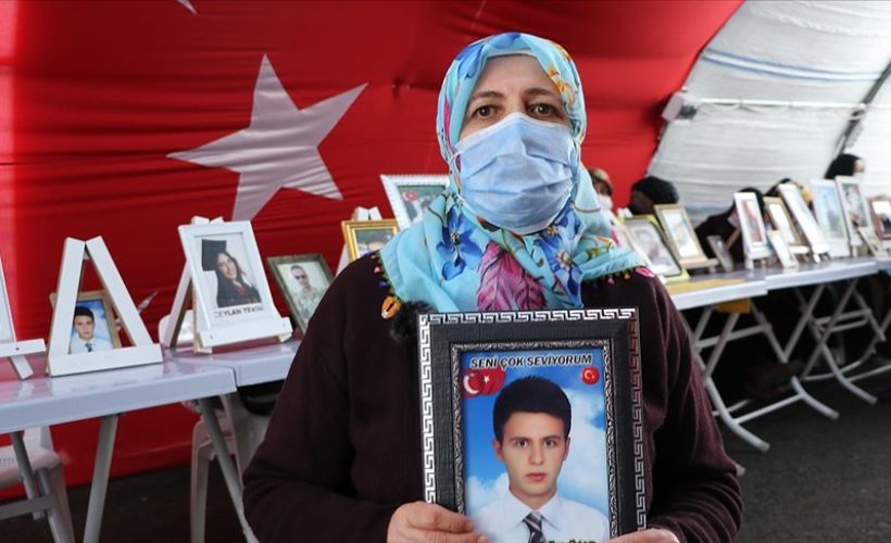 Diyarbakır annelerinden Övünç: Kar da yağsa oğlumu almadan gitmeyeceğim