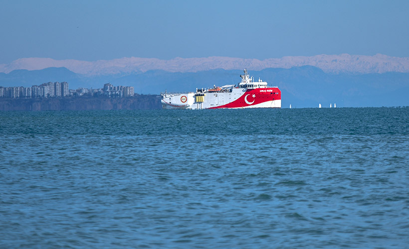 Oruç Reis, Antalya açıklarına demirledi
