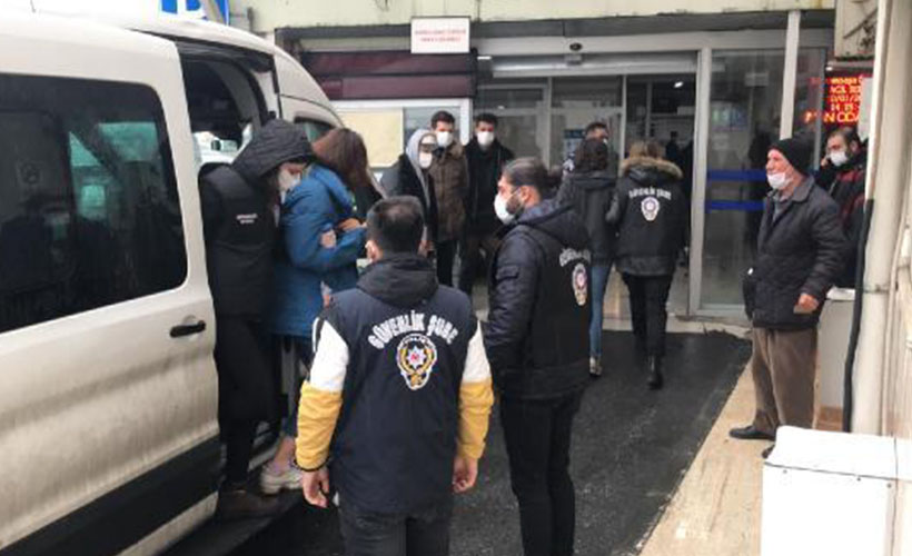 Kabe fotoğrafının yere serilmesiyle ilgili 4 şüpheli adliyede