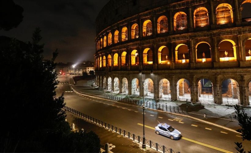 İtalya'da Kovid-19'dan 421 kişi daha hayatını kaybetti