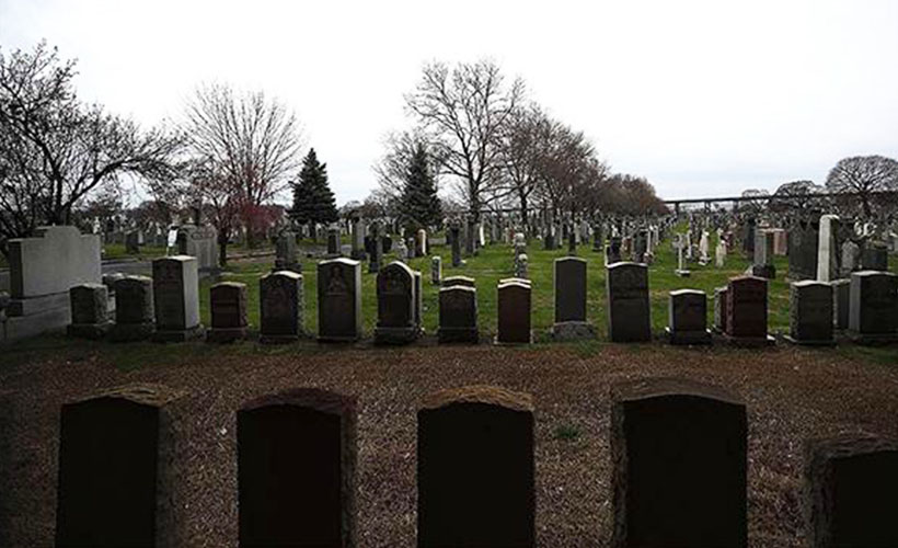 ABD'de siyahi polisin cenazesi mezarlığa kabul edilmedi