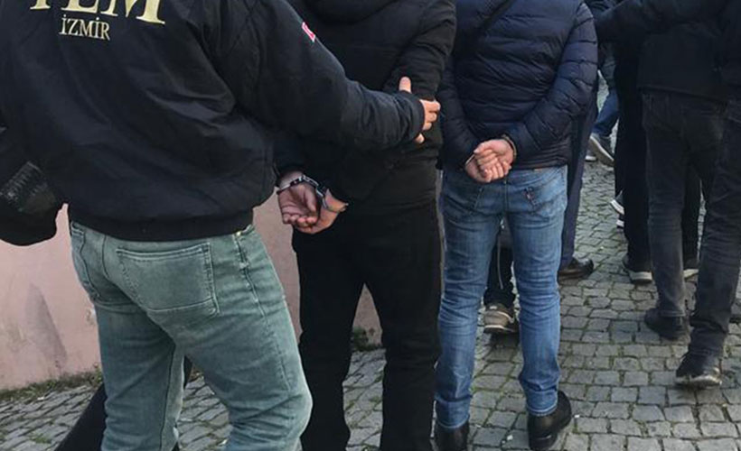 İzmir'de FETÖ operasyonu: 2 tutuklama