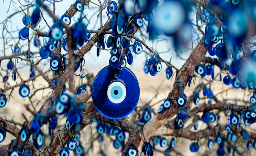 Nazar boncuğu takmak caiz mi?