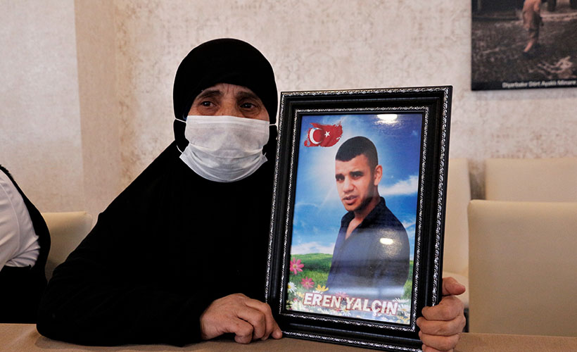 Evlat nöbetindeki anne: Zafer bizim olacak