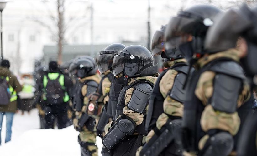 Rusya'da göstericiler, Navalnıy'ın tutuklanmasını protesto etmek için tekrar sokakta