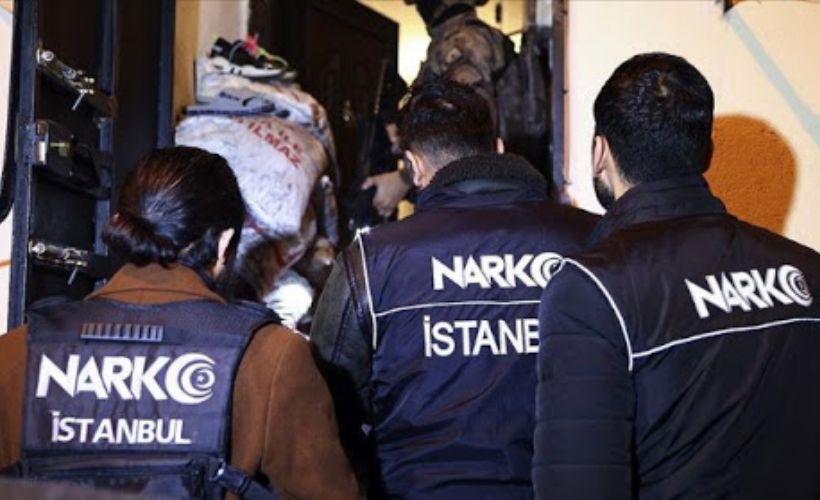 İstanbul'da, sokakta uyuşturucu satanlara yönelik operasyonda 50 gözaltı