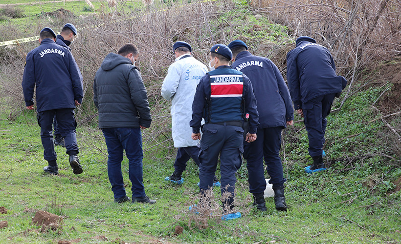 Öldürülen 4 gencin cesetlerinin bulunduğu alanda inceleme