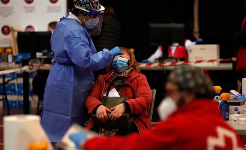 İspanya'da Kovid-19'dan günlük can kaybı 724 ile son 8 ayın en yüksek seviyesine çıktı