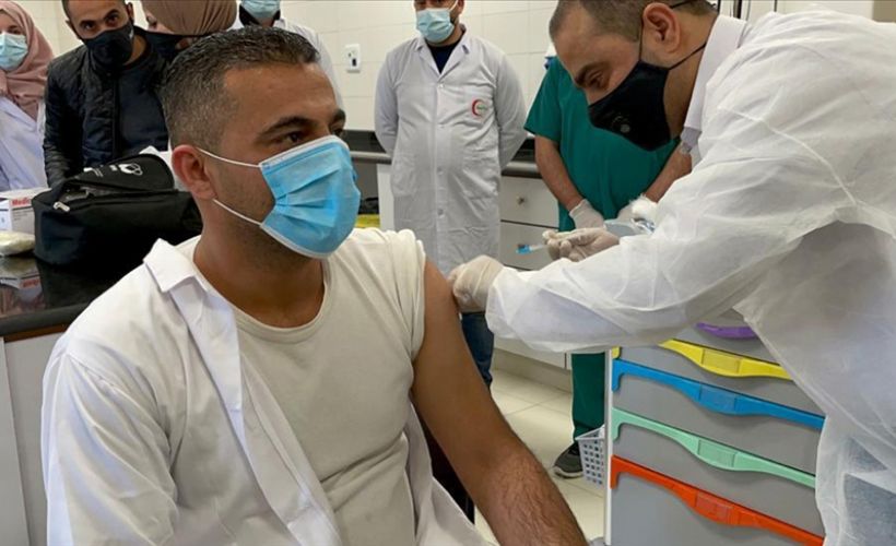 Filistin'de Kovid-19'a karşı aşılama işlemi başladı