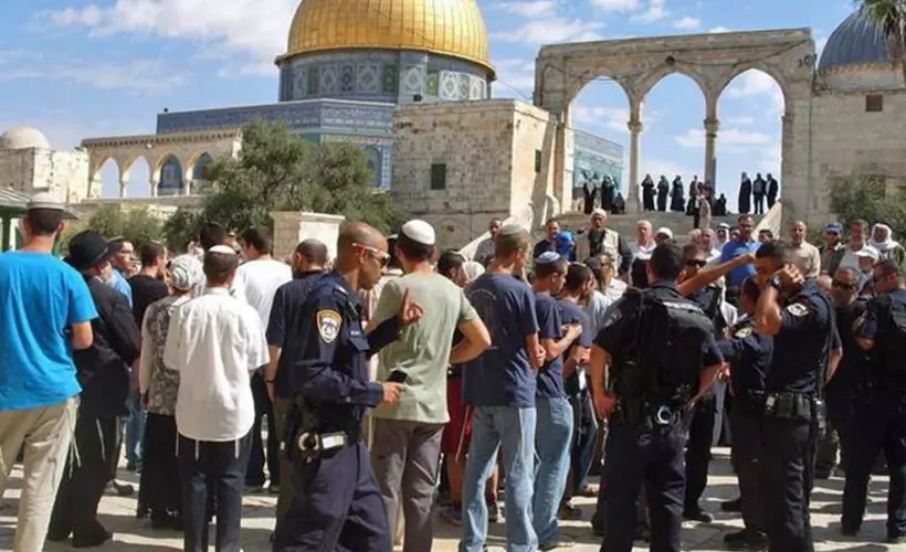 Fanatik Yahudilerden polis eşliğinde Mescid-i Aksa'ya baskın