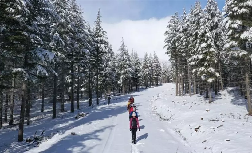 'Beyaz gelinliğini' giyen Toros Dağları, doğa yürüyüşçülerinin rotası oldu