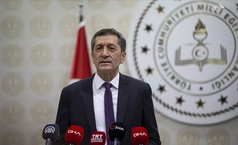 Bakan Selçuk: Tüm sınıfların aynı anda yüz yüze eğitime geçmesi kısa vadede mümkün görünmüyor