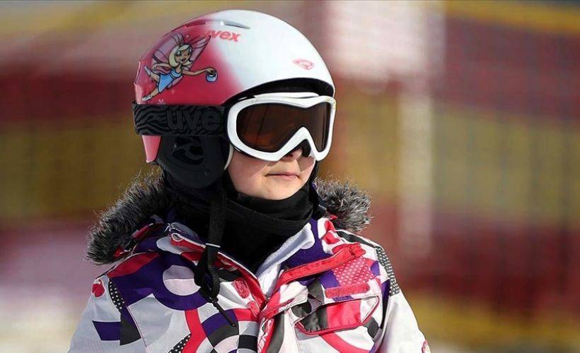 Yarıyıl tatili Palandöken'deki turizmcilerin yüzünü güldürdü