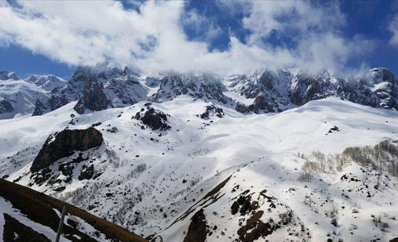 Fransa'da helikopter düştü; 2 ölü, 3 yaralı