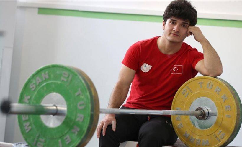 Milli halterci Muhammet Furkan Özbek'in hedefi, Avrupa Şampiyonası'nda 3 altın madalya