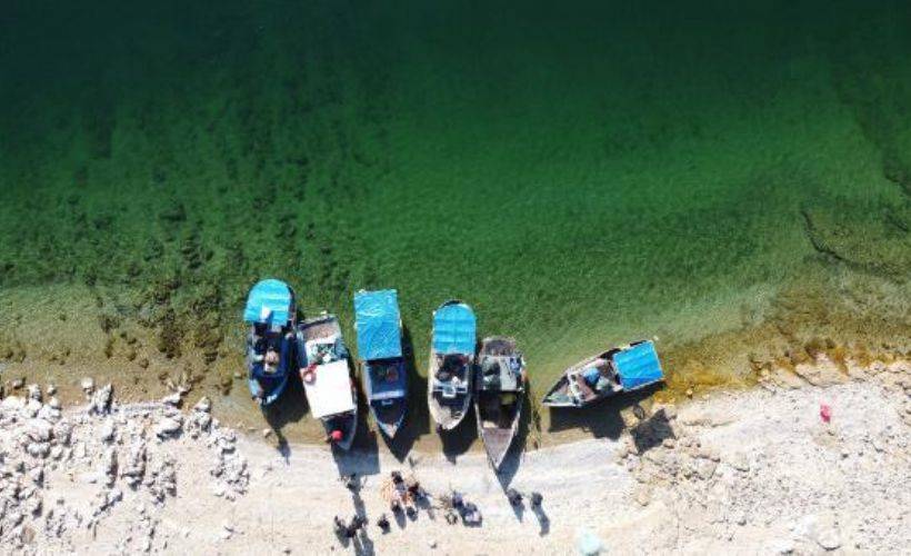 Balıkçıların dondurucu soğukta zorlu mesaisi