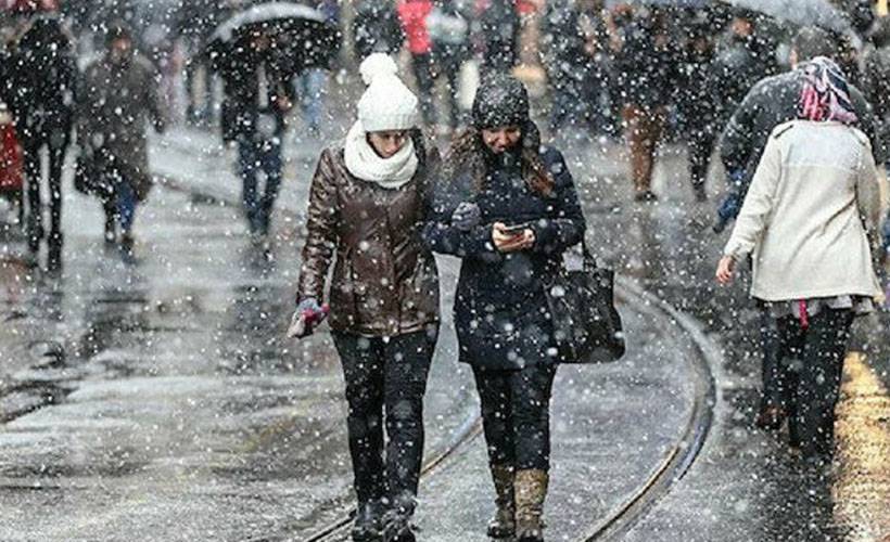 İstanbul'da kar yağışı başladı