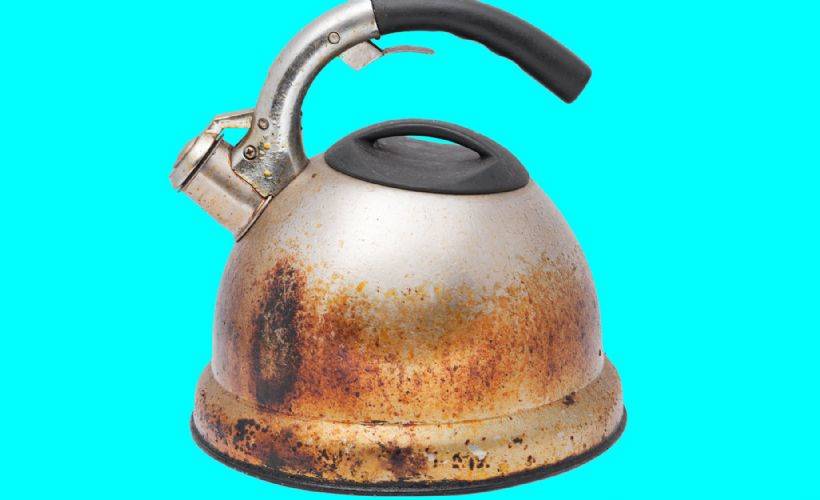 Çaydanlık nasıl parlatılır? Kararan çaydanlık çizilmeden nasıl eski haline gelir?