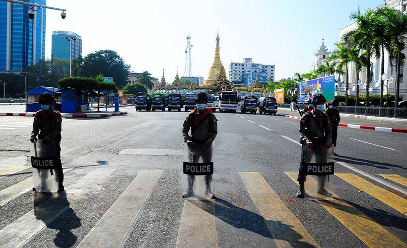 Facebook'tan darbeci Myanmar ordusuna kısıtlama