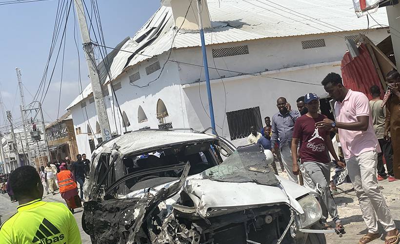 Somali'de parlamento binasının girişinde şiddetli patlama