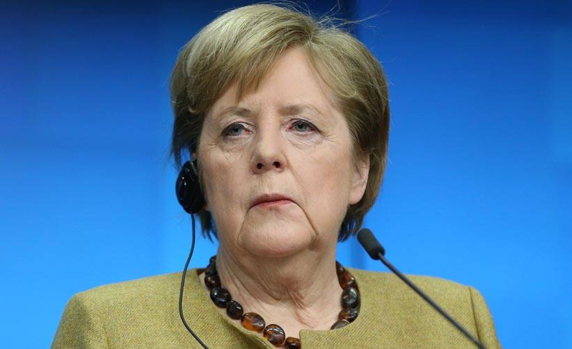 Merkel: Irkçılık ve nefret zehirdir