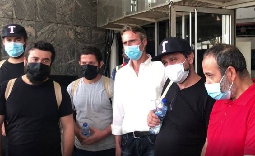 Nijerya'da serbest bırakılan Türk gemiciler Abuja Büyükelçiliğinde