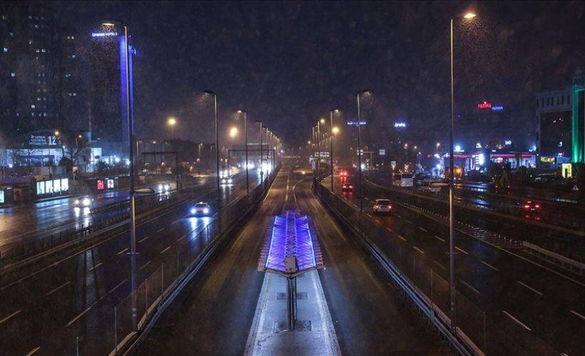 İstanbul'da kar etkisini göstermeye başladı