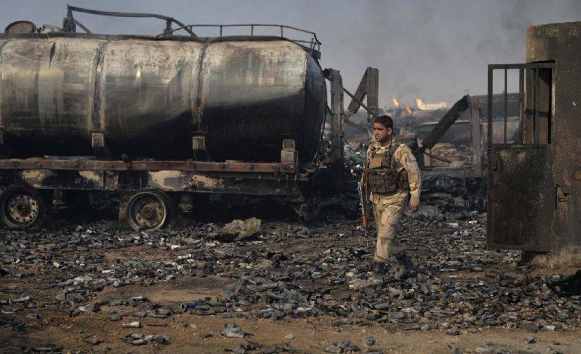 Afganistan'da 500 yakıt tankeri çıkan yangında küle döndü