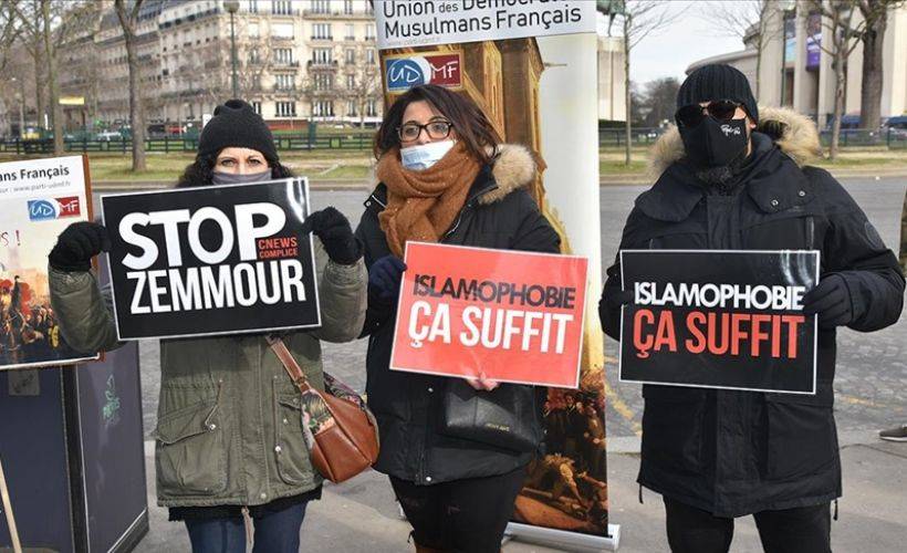 Fransa'da İslamofobi ve 'ayrılıkçı' yasa tasarısı protesto edildi
