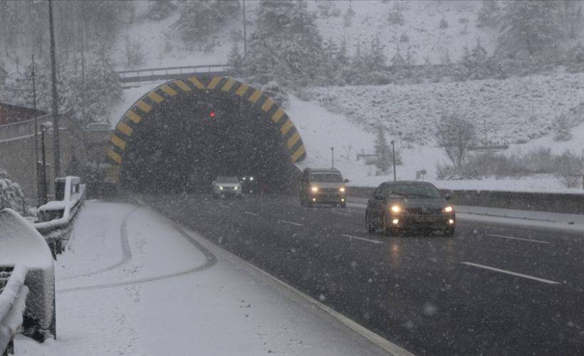 Bolu Dağı'nda kar etkisini artırdı