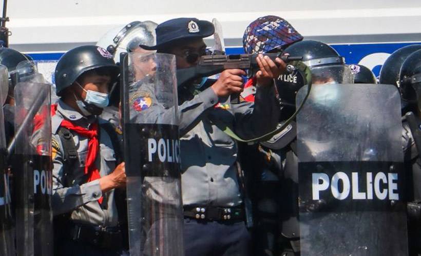 Myanmar'da protestoculara müdahale