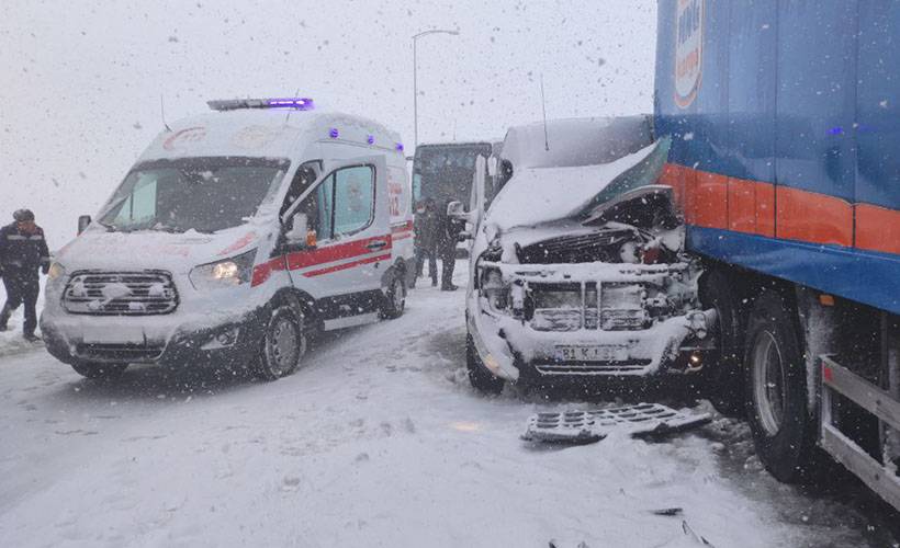 Gebze-Orhangazi-İzmir Otoyolu'nda ulaşım aksadı