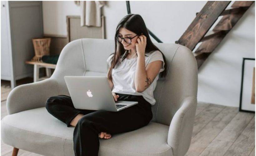 İnsanlar Neden Oversize Rahat Giyimi Tercih Eder?