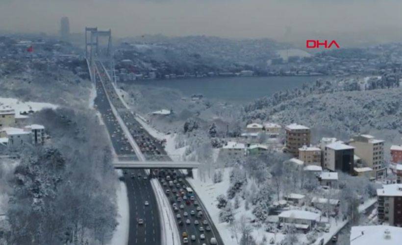 Kavacık'ta kar yağışı: FSM yönünde trafik durma noktasına geldi