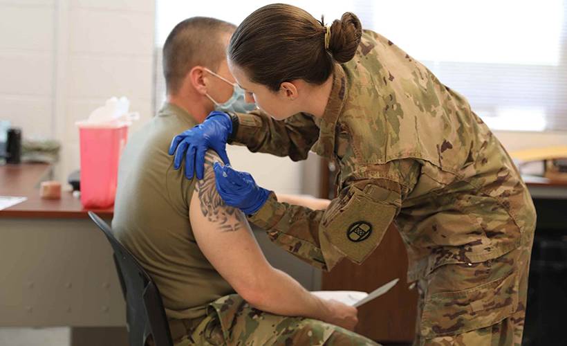 ABD  askerlerinin üçte biri aşı olmayı reddediyor