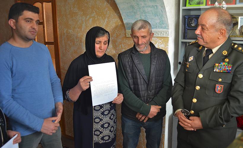 Hulusi Akar'dan Azerbaycanlı şehit subayın ailesine mektup