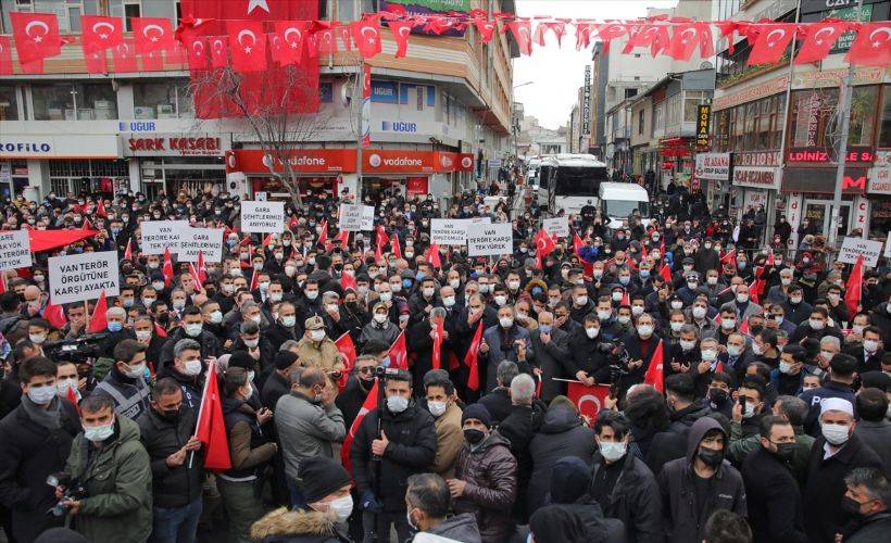 Vanlılardan Gara'da 13 Türk vatandaşının şehit edilmesine tepki yürüyüşü