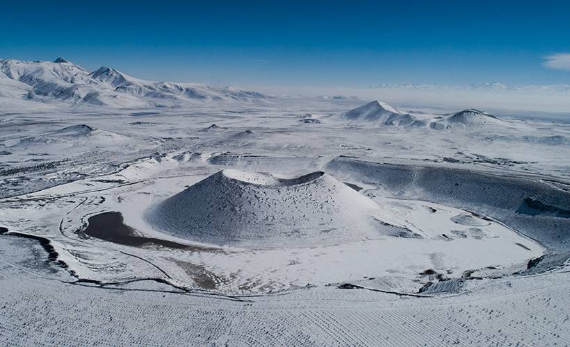 Dünyanın nazar boncuğu Meke Gölü beyaza büründü