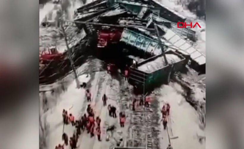 Rusya'da tren kazası: 25 vagon raydan çıktı