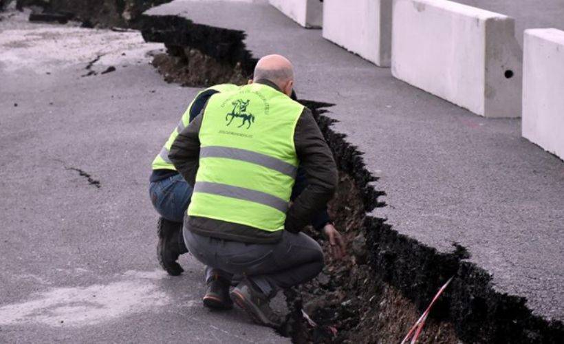 'İzmir'deki 6 bin artçı heyelanları tetikledi'