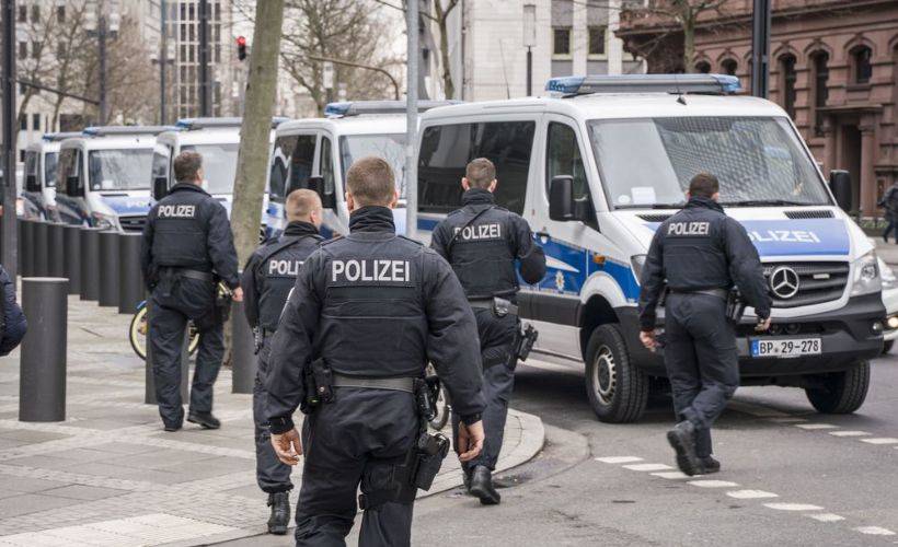 Berlin’de para nakil aracı kar maskeli 4 kişi tarafından soyuldu