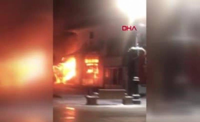 Tokat'ta kuruyemiş dükkanında çıkan yangın, 6 iş yerine daha sıçradı