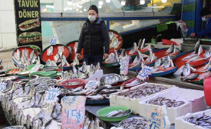 Hamsinin fiyatı, denizden tezgaha gelene kadar 3'e katlanıyor