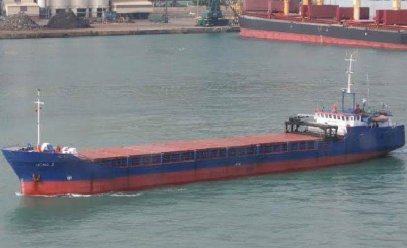 Dışişleri Bakanı Çavuşoğlu Kerç Boğazı'nda mürettebatı zehirlenen Türk gemisinin kaptanıyla görüştü